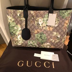 reversible gg blooms medium tote